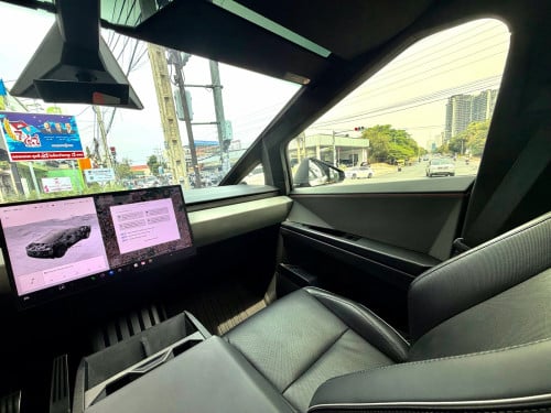 Tesla Cyber Truck / Gold 2024 ក្រដាស់ពន្ធ