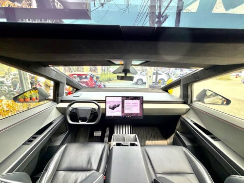 Tesla Cyber Truck / Gold 2024 ក្រដាស់ពន្ធ