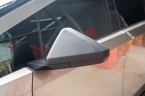 Tesla Cyber Truck / Gold 2024 ក្រដាស់ពន្ធ