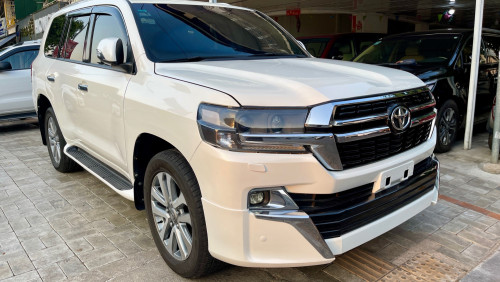 Toyota Land Cruiser 2009 V6 Urgent sale!!!