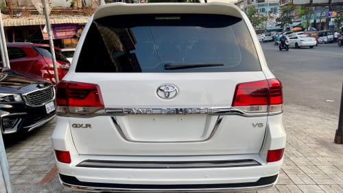 Toyota Land Cruiser 2009 V6 Urgent sale!!!