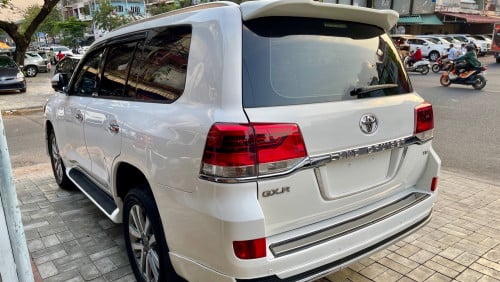 Toyota Land Cruiser 2009 V6 Urgent sale!!!