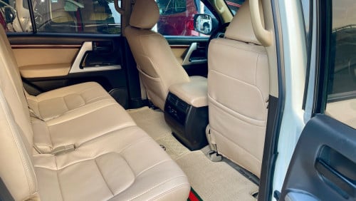 Toyota Land Cruiser 2009 V6 Urgent sale!!!