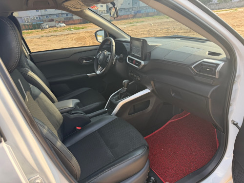 Toyota Raize 2023 ម្ខាស់ដើមទី១ទិញខ្លាញ់គោ គីឡូ១ម៉ឺនជាងគីឡូទេ ថ្មីណាស់ទឹកថ្នាំស៊្រីន១ជុំ