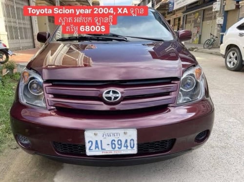 Toyota Scion 2004