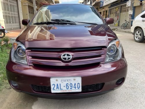 Toyota Scion 2004