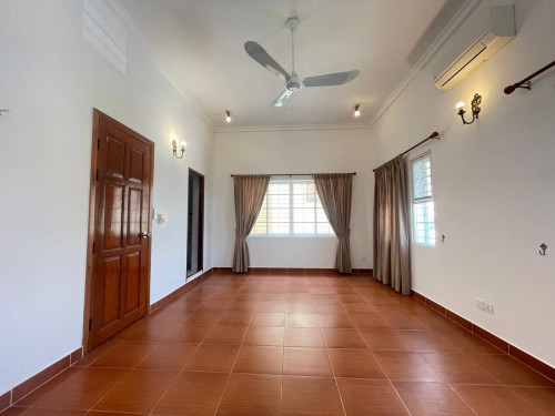 វីឡាសម្រាប់ជួល នៅសង្កាត់ផ្សារដើមថ្កូវ