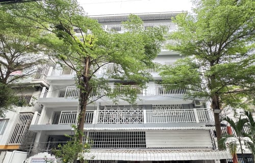 ផ្ទះឬអាគារជួលកម្ពស់  6ជាន់ (出租房屋或樓宇)