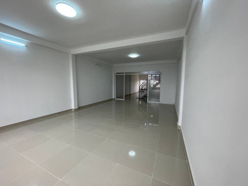 ផ្ទះ​លក់​បន្ទាន់​
