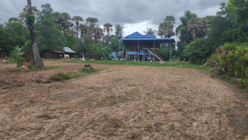 ដីលក់