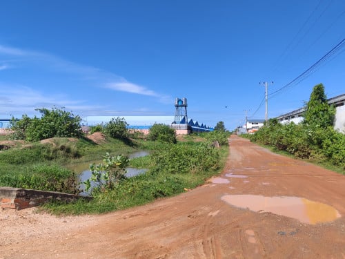 ដីលក់