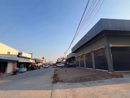 តូបអាជីវកម្មសម្រាប់ជួល មុខផ្សារឈូកវ៉ា២