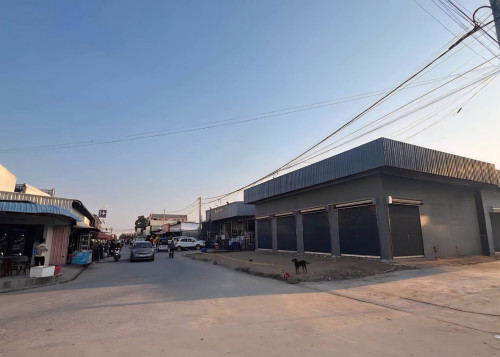 តូបអាជីវកម្មសម្រាប់ជួល មុខផ្សារឈូកវ៉ា២