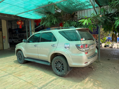 ឡាន​ស្អាត​លក់​នៅ​សៀមរាប​015