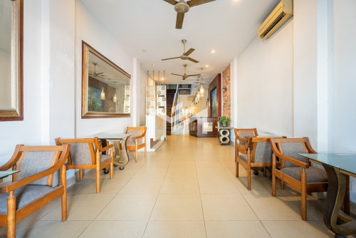សណ្ឋាគារសម្រាប់លក់-12-Room Hotel For Sale Near Night Market