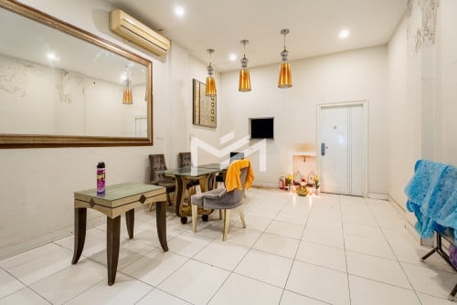 សណ្ឋាគារសម្រាប់លក់-12-Room Hotel For Sale Near Night Market