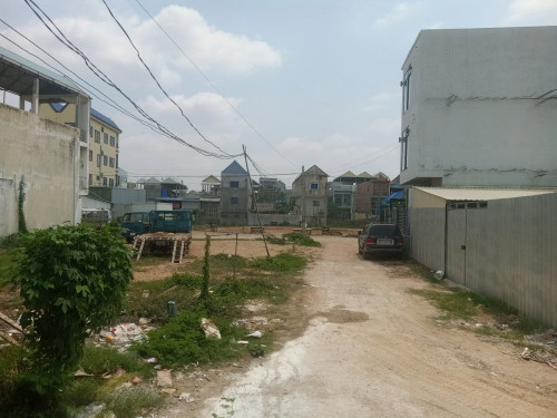 ដីលក់2ឡូត៍ទីប្រជុំជន
