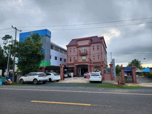 ដី & ផ្ទះ លក់បន្ទាន់!