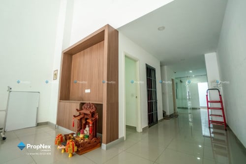 ផ្ទះអាជីវកម្មលក់បន្ទាន់ តម្លៃថោកក្រោមទីផ្សារ នៅក្នុង Borey Chip Mong 271