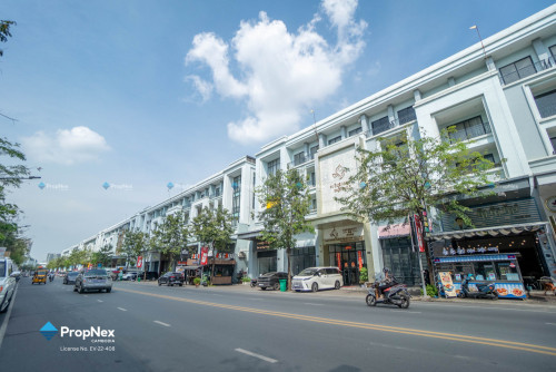 ផ្ទះអាជីវកម្មលក់បន្ទាន់ តម្លៃថោកក្រោមទីផ្សារ នៅក្នុង Borey Chip Mong 271