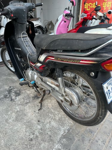 លក់Honda dream