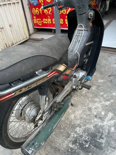 លក់Honda dream
