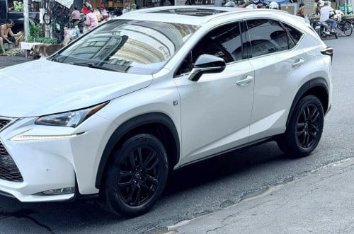 លក់យ៉ាន​ហ្សីន  NX200T 350$