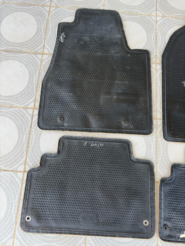 កំរោល​ជេីង​zin330/400h/350ឆ្នាំ​04/09នៅស្អាត