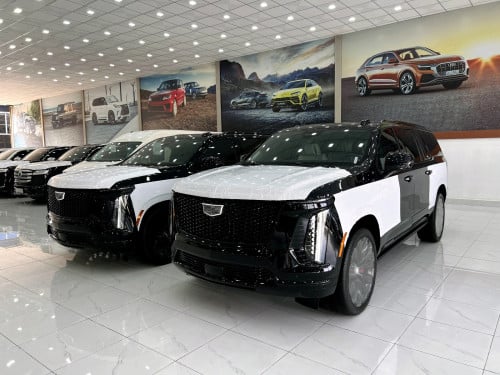 2026 Escalade ESV Platinum Sport Onyx Package