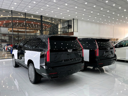 2026 Escalade ESV Platinum Sport Onyx Package