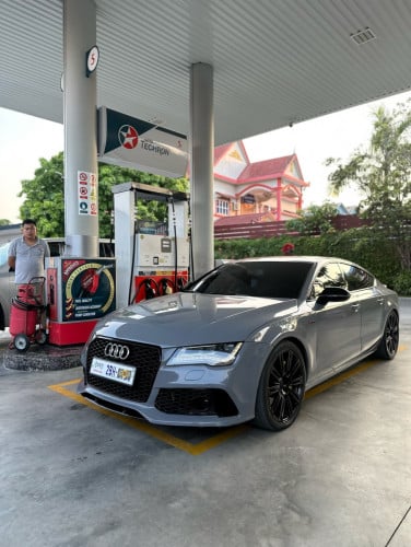 Audi A7 up Rs7