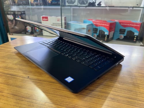 Dell 3590 i5-7200U 2.5GHz l 8G l 256G ssd l 15.6”
