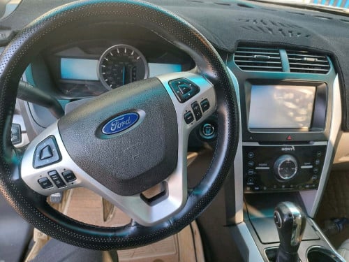 Ford Explorer 2013 for rent