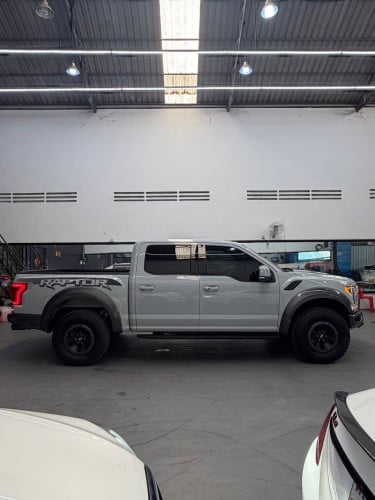 Ford F150 Raptor 2017 USA full option
