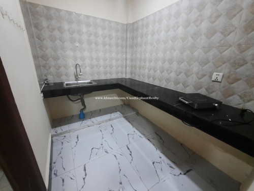 Ground Floor Studio Apartment near st 271 Boeng Tompun