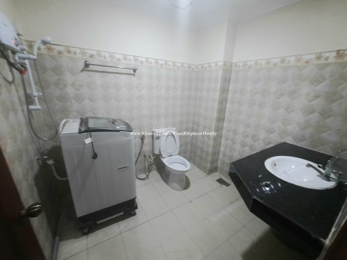 Ground Floor Studio Apartment near st 271 Boeng Tompun