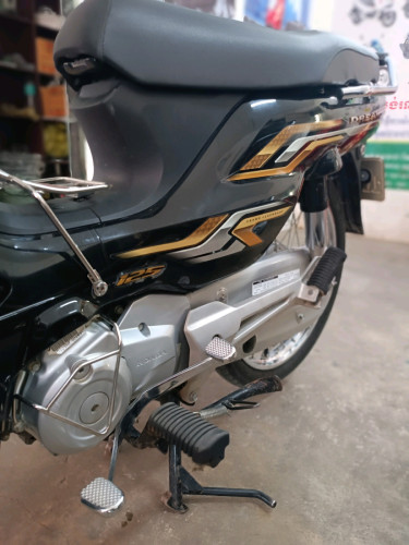 Honda Dream 025