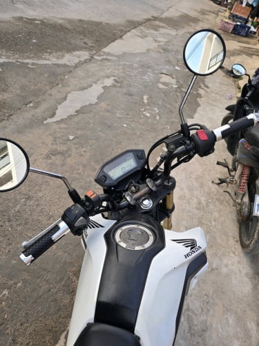 Honda MSX_16 125CC មានកាតម៉ូតូ (ប័ណ្ណខ្មែរ)។
