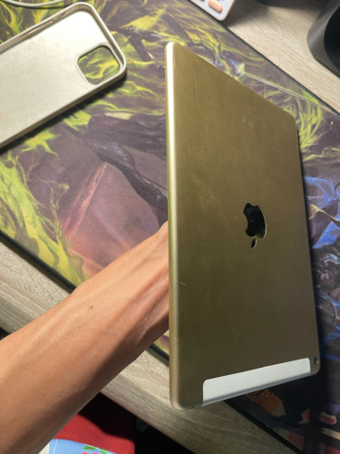 Ipad air2 32g សាណុំ ថែម ខេស ស្គ្រីន ឆ្នាំងសាក