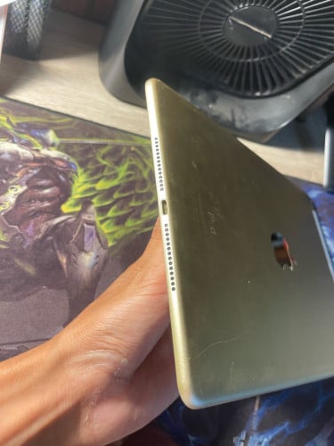 Ipad air2 32g សាណុំ ថែម ខេស ស្គ្រីន ឆ្នាំងសាក