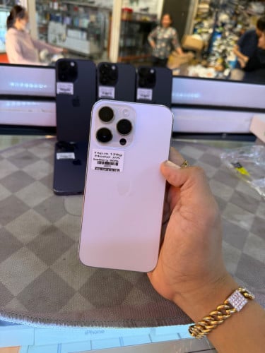 Iphone14promax Sim1&esim battery ហ្សីនៗ