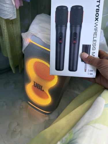 Jbl Party box 120 and Jbl mic