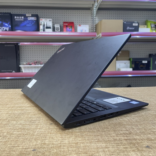 Lenovo ThinkPad t490s