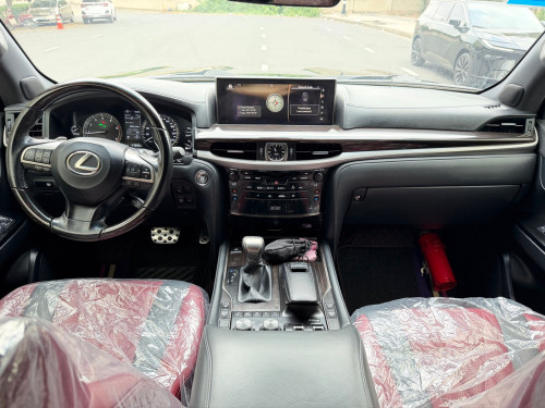 Lexus LX 570 ឆ្នាំ2020 Kuro ធានាឡានស្អាត ទឹកថ្នាំហ្ស៊ីន1ជុំ  មហាថ្មី