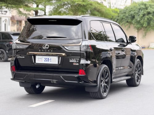 Lexus LX 570 ឆ្នាំ2020 Kuro ធានាឡានស្អាត ទឹកថ្នាំហ្ស៊ីន1ជុំ  មហាថ្មី