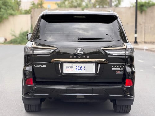 Lexus LX 570 ឆ្នាំ2020 Kuro ធានាឡានស្អាត ទឹកថ្នាំហ្ស៊ីន1ជុំ  មហាថ្មី