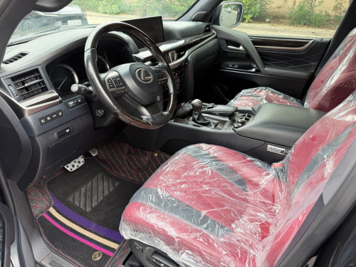 Lexus LX 570 ឆ្នាំ2020 Kuro ធានាឡានស្អាត ទឹកថ្នាំហ្ស៊ីន1ជុំ  មហាថ្មី