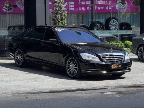 Mercedes S500 2012 V8