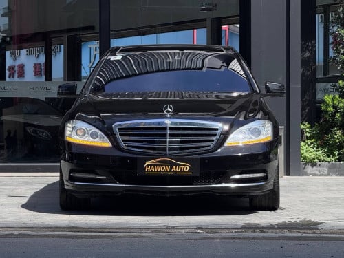 Mercedes S500 2012 V8