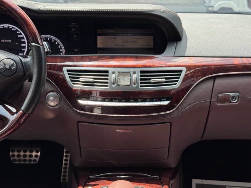 Mercedes S500 2012 V8